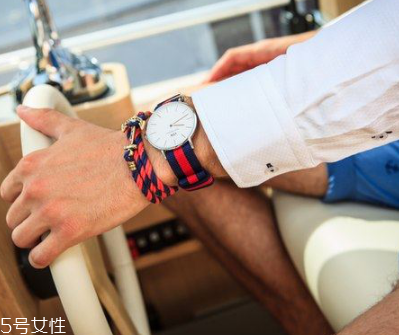 kjp手链怎么戴教程,kjp手链官网 kjp手链怎么戴教程,kjp手链官网