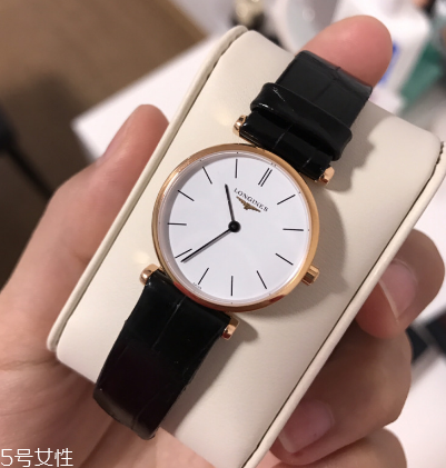 石英表不走了怎么解决,石英手表不走了是什么原因如何处理