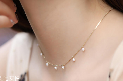 彩色的项链对不对,项链颜色怎么选择