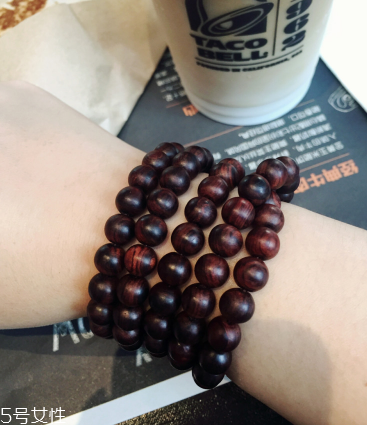 黄花梨手串用上油吗,黄花梨手串上什么油 黄花梨手串用上油吗,黄花梨手串上什么油