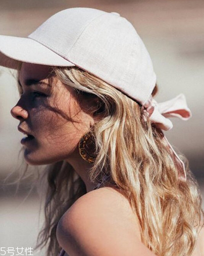 如何清洗棒球帽上的汗渍,棒球帽应该怎么洗