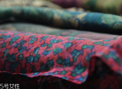 香云纱可以机洗吗,香云纱能水洗吗 香云纱可以机洗吗,香云纱能水洗吗