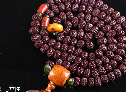 菩提子手串有什么好处,菩提子手串的功效和作用