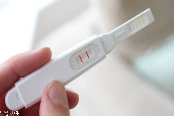 验孕棒显示弱阳性是什么意思,验孕棒出现c是什么意思