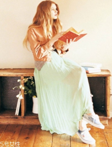 帆布鞋配什么裙子好看,棉连衣裙的搭配图片