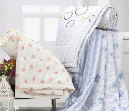 空调被越轻越好吗,空调越重越好吗 空调被越轻越好吗,空调越重越好吗