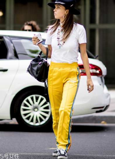 裤子发霉了用什么洗,裤子发霉了怎么洗掉