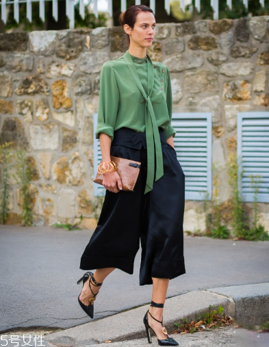 裤子上的墨水用什么洗才能去掉,裤子上的墨水用什么洗