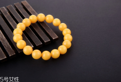 蜜蜡手串怎么盘玩,蜜蜡入手后正确盘玩方法