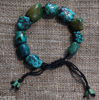 绿松石为什么会盘花,绿松石盘花了