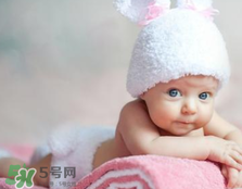 婴儿尿布疹用红霉素软膏 行不行,尿布疹涂红霉素软膏管用吗