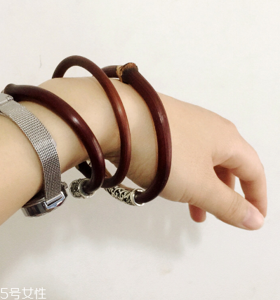 鸡血藤手镯碰水会怎样,鸡血藤手镯能碰水吗