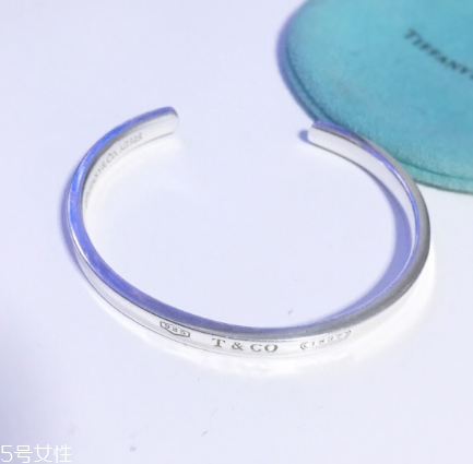 手镯发黑怎么办,手镯发黑怎么办用牙膏不管用