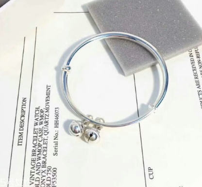 手镯可以戴着洗澡吗,翡翠手镯洗澡的时候可以戴吗