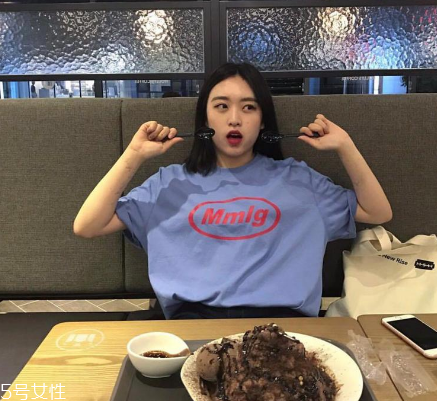 紫色系穿搭,紫色流行色