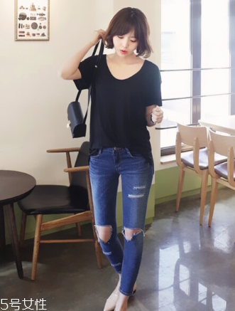 破洞牛仔裤穿搭,破洞牛仔外套怎么搭配