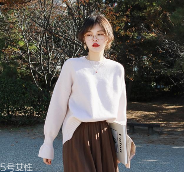 黄皮肤穿粉色显白吗,黄皮穿粉色显白吗