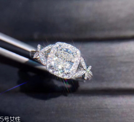 钻戒容易掉钻吗,钻石戒指上面的钻石容易掉吗 钻戒容易掉钻吗,钻石戒指上面的钻石容易掉吗