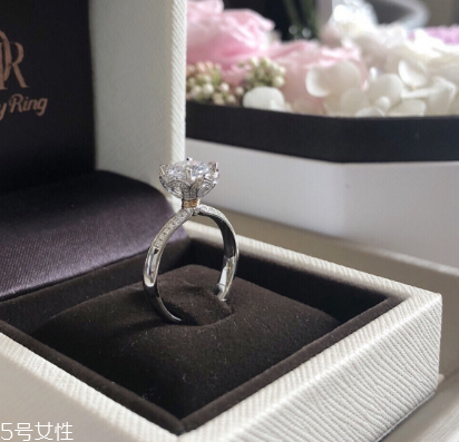 鸽子蛋钻戒一般多大,鸽子蛋钻戒有多大