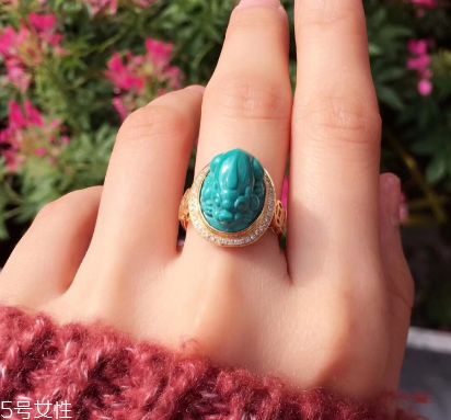 绿松石戒指可以碰水吗,绿松石戒指怕水吗