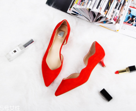 婚鞋穿一次了要扔掉吗,婚鞋能不能扔掉