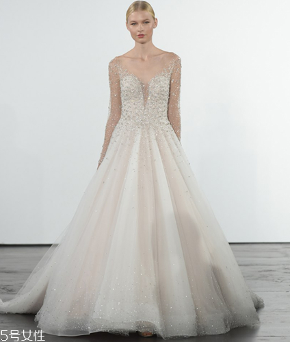 婚纱小了能改大吗,婚纱小了能改大吗后背宽了怎么改