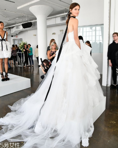 婚纱内衣选什么样的比较好,婚纱照内衣怎么选