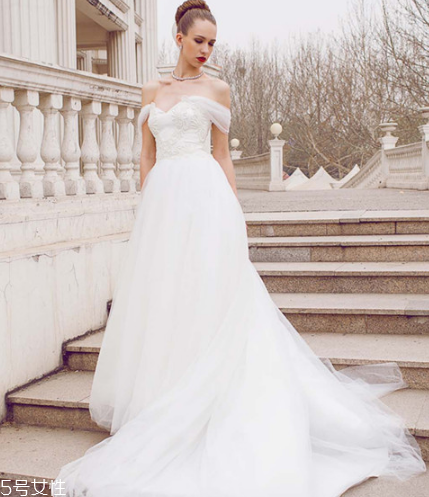 婚纱干洗价格,婚纱干洗多少钱一次