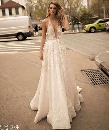 婚纱大小怎么选择,婚纱尺寸怎么选择