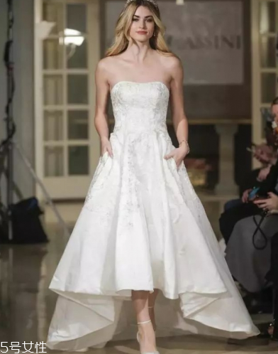 新娘什么时候换婚纱,新娘婚礼当天什么时候换衣服