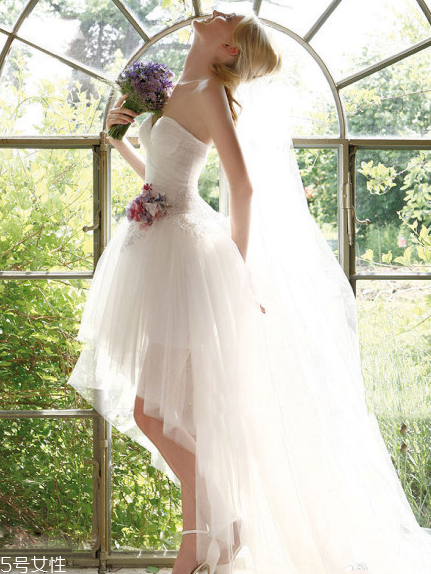 婚纱头纱怎么固定在头上,婚纱头纱怎么固定