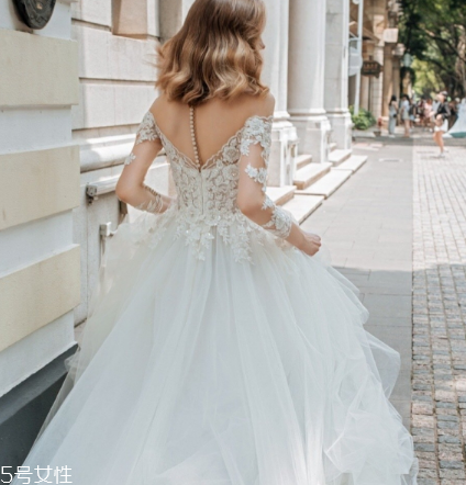 婚纱裙撑什么时候穿,婚纱必须穿裙撑吗 婚纱裙撑什么时候穿,婚纱必须穿裙撑吗