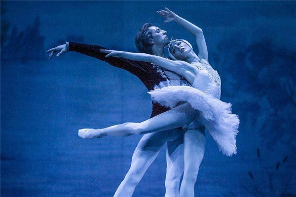 芭蕾舞怎么跳(芭蕾舞怎么跳的视频) 芭蕾舞怎么跳(芭蕾舞怎么跳的视频)