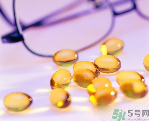 拉丁舞穿什么鞋子(跳拉丁舞的鞋子)