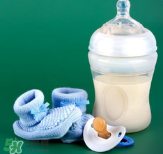 刚买的婴儿奶瓶第一次如何消毒,新买回来的奶瓶如何消毒