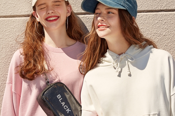 石榴特别红正常吗,石榴红显白吗