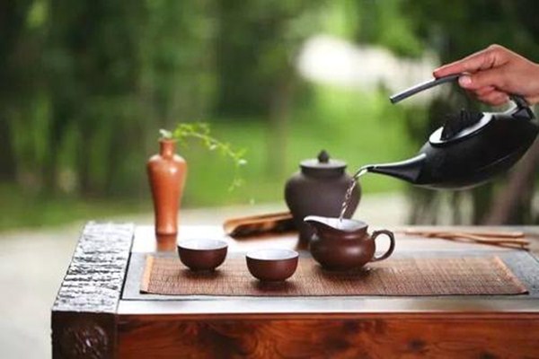 发烧时不能吃什么东西(发烧时不能吃什么东西)