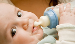 怎么选择婴儿奶瓶和奶嘴,怎么选择婴儿奶瓶