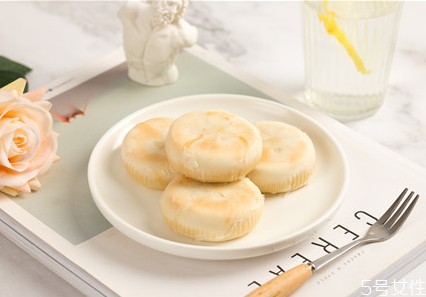 1岁宝宝身高偏矮吃什么奶粉,一岁宝宝偏矮吃什么能长高