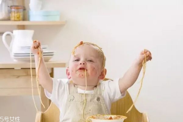 小孩不吃饭是什么原因?,孩子总是不想吃饭是什么原因