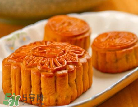 宝宝多大能吃月饼,宝宝多大可以吃柿饼