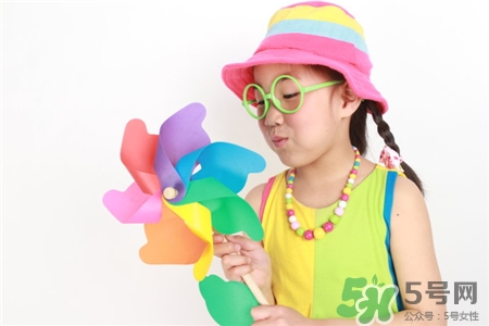 小孩子换牙早好还是晚好,儿童换牙早好还是换牙晚好