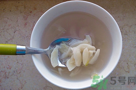 孩子咳嗽喝大蒜水有用吗,小孩子咳嗽吃大蒜水有用吗