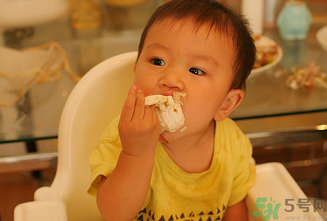 小孩子可以吃螃蟹吗一岁半,4岁小孩子可以吃螃蟹吗