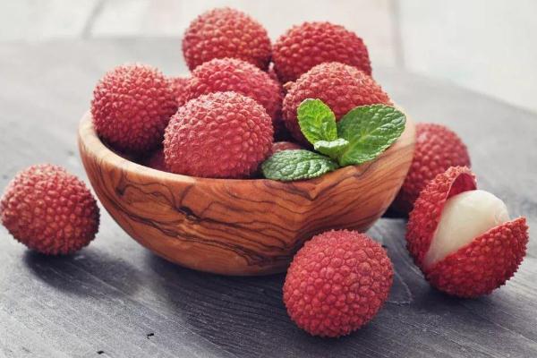 冻过的荔枝可以泡酒吗,荔枝可以泡酒吗