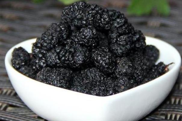 桑葚干过了保质期多久可以吃吗,桑葚干有保质期吗?过期还好吃吗