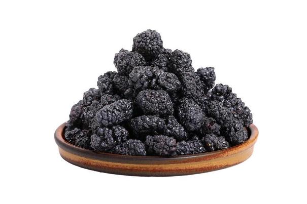 桑葚干的功效和作用泡水喝的功效,桑葚干的作用和功效 桑葚干的功效和作用泡水喝的功效,桑葚干的作用和功效