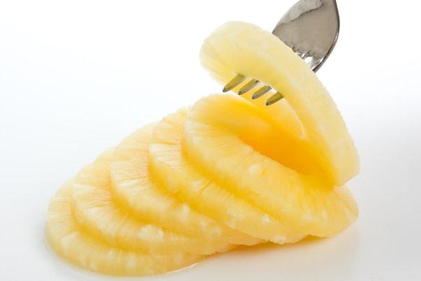 菠萝可以和虾一起吃吗,虾仁和菠萝能否一起吃 菠萝可以和虾一起吃吗,虾仁和菠萝能否一起吃