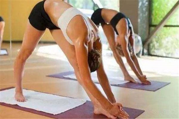 高温瑜伽要注意什么(高温瑜伽要注意什么)