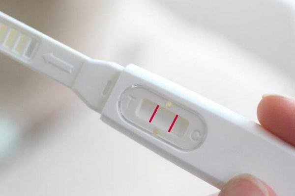 指甲脆弱和补钙的关系(指甲脆是因为缺钙吗)